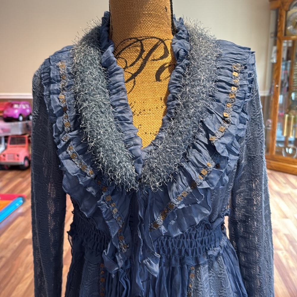 VINTAGE Y2K Pretty Angel Size medium blue ruffle button up top - Picture 2 of 6